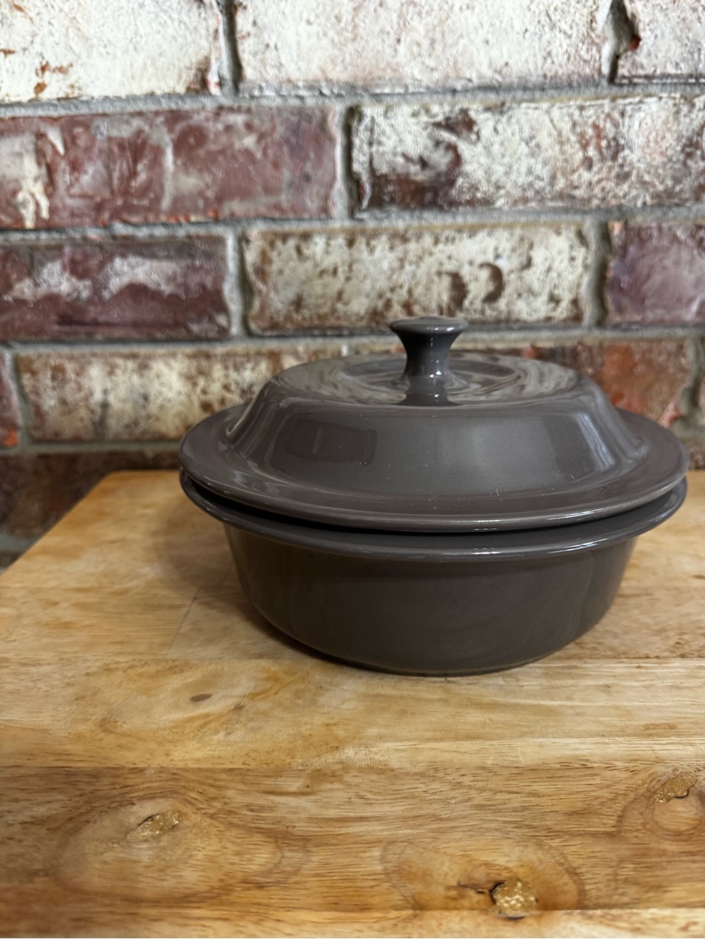 NWOB Pampered Chef 6 cup Gray Stoneware Covered Casserole Dish - Home Kitchen